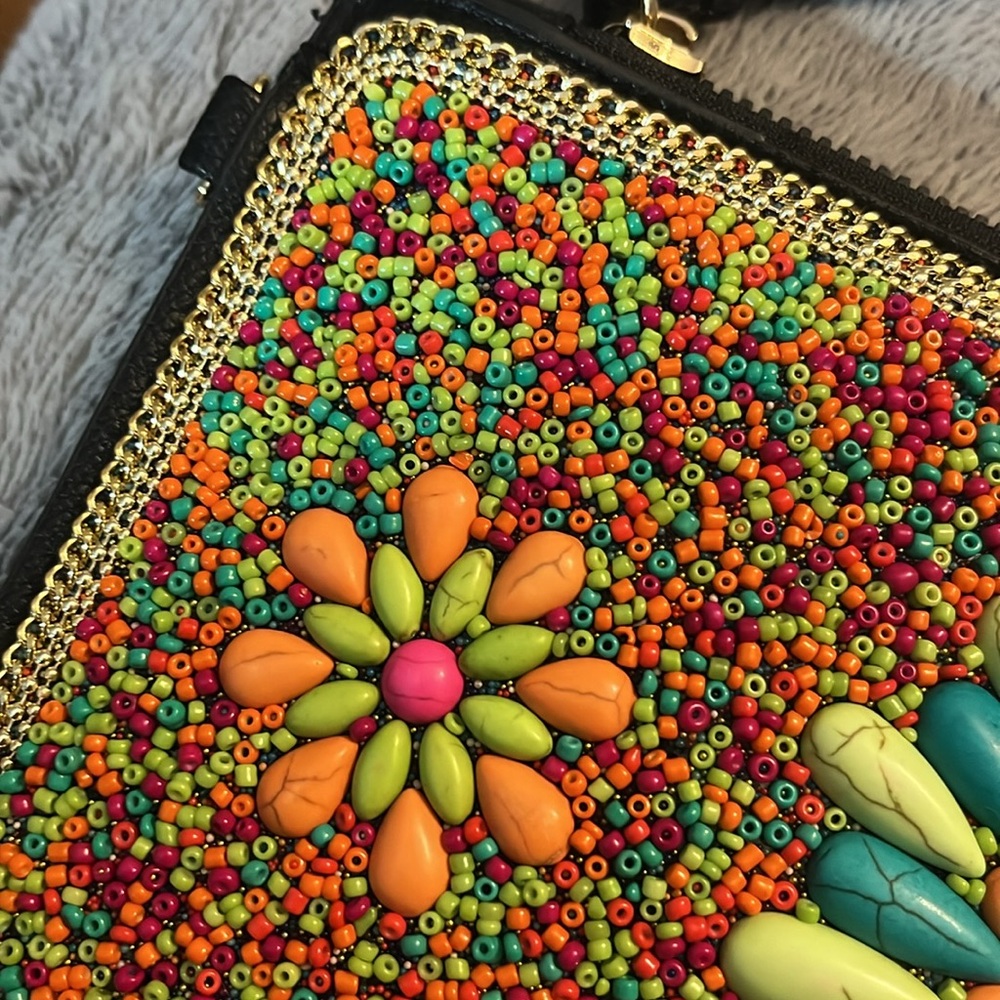 Coco & Carmen Hand Beaded Clutch/ Crossbody - Picture 9 of 9
